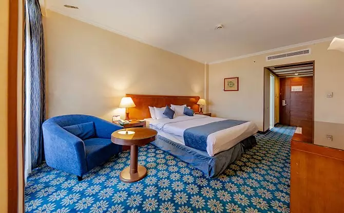Alibaba https://cdn.alibaba.ir/ostorage/hotel-accommodation-images/6897226eac13a7ed0d865705_دبل ساختمان اصلی.webp